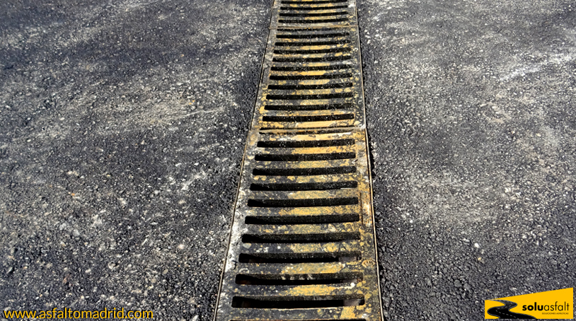 Pavimentación junto a canalizaciones de agua